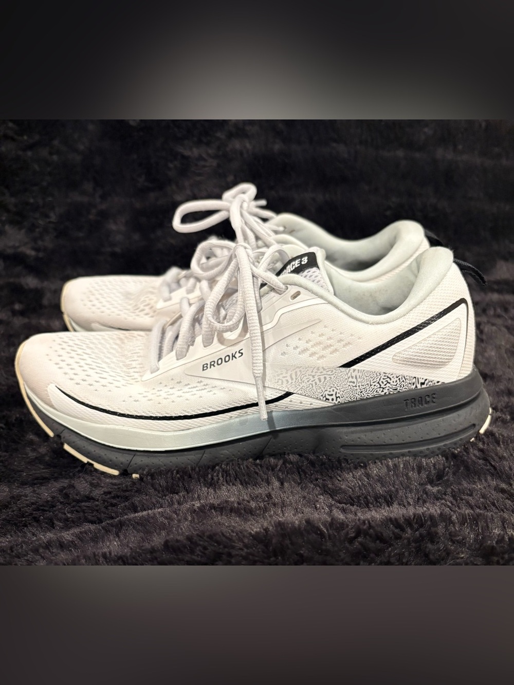 Brooks Trace 3 Running Shoes Womens 7.5 White/Oyster/Black